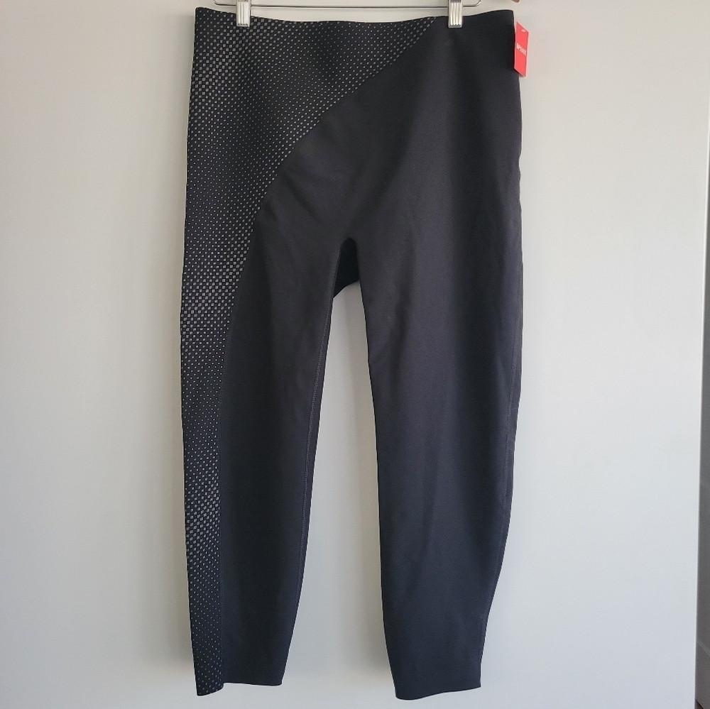 SPANX Women's Every.wear Reflective Print 7/8 Active Leggings In Vry Blk Size S - Picture 2 of 8